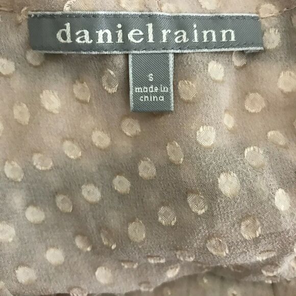 Daniel‎ Rainn Shirt Womens S Beige Silk Chiffon Textured Polka Dot Button Up Top - Picture 9 of 12